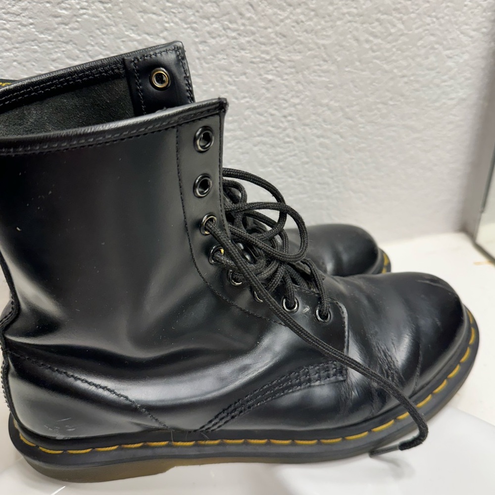 Dr. Martens Original 8 eye Smooth Leather Lace Up Boots Size 6 UK Women's US 8